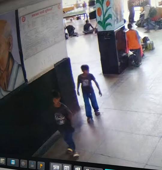 1000741122