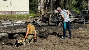Russian strikes on Ukraine kill six